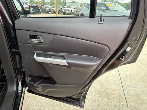 Used 2013 Ford Edge SEL w/ Black-White Styling Pkg FWD image 15
