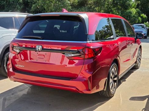 Used 2026 Honda Odyssey EX-L image 3