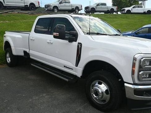 New 2026 Ford F350 Lariat w/ FX4 Off-Road Package AWD/4WD image 3