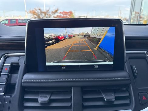 Used 2023 Chevrolet Suburban Premier image 27