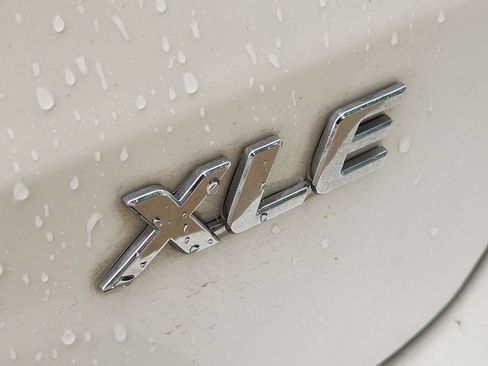 Used 2020 Toyota Sienna XLE Premium FWD image 10