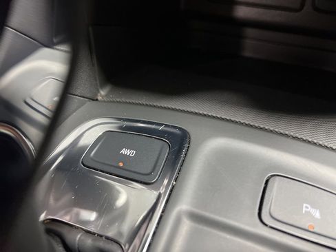 Used 2024 Chevrolet Equinox LT image 37