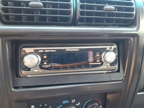 Used 2001 Jeep Cherokee Sport AWD/4WD image 7