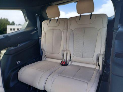 Used 2023 Jeep Grand Cherokee L Limited w/ Luxury Tech Group II AWD/4WD image 24