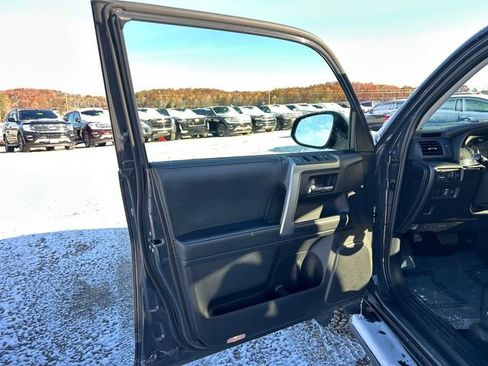 Used 2024 Toyota 4Runner SR5 image 31