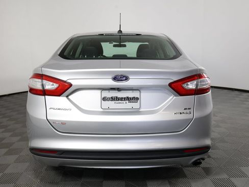 Used 2015 Ford Fusion SE FWD image 3