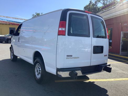 Used 2023 GMC Savana 2500 Cargo Van w/ Driver Convenience Package image 5