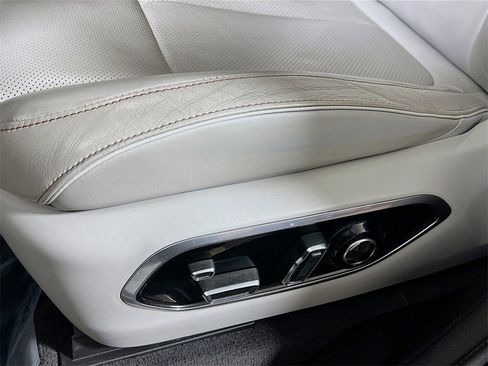 Used 2021 Jeep Grand Cherokee L Overland w/ Advanced Protech Group III image 19