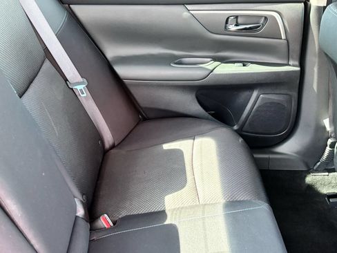 Used 2018 Nissan Altima 2.5 SR FWD image 11