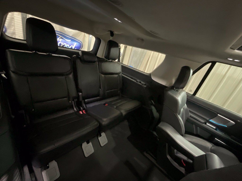 Used 2025 Ford Expedition Max Platinum w/ Driver's Package AWD/4WD image 19
