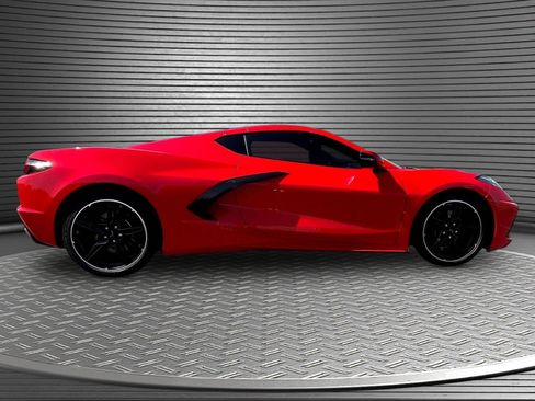 Used 2022 Chevrolet Corvette Stingray Coupe w/ 1LT RWD image 8