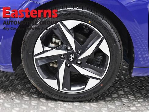 Used 2023 Hyundai Elantra Limited w/ Preferred Accessory Package image 34