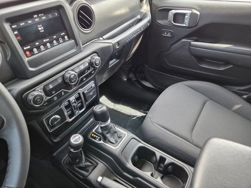 Used 2023 Jeep Wrangler Unlimited Sport AWD/4WD image 36