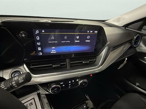 Used 2025 Chevrolet Trax LT image 20