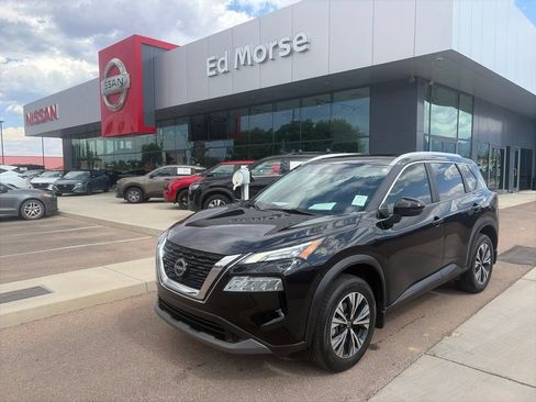Used 2023 Nissan Rogue SV w/ SV Premium Package FWD image 1