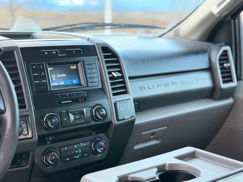 Used 2017 Ford F550 4x4 Crew Cab Super Duty image 16