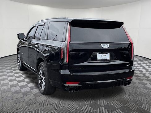 Used 2024 Cadillac Escalade V w/ LPO, ONYX Package image 4