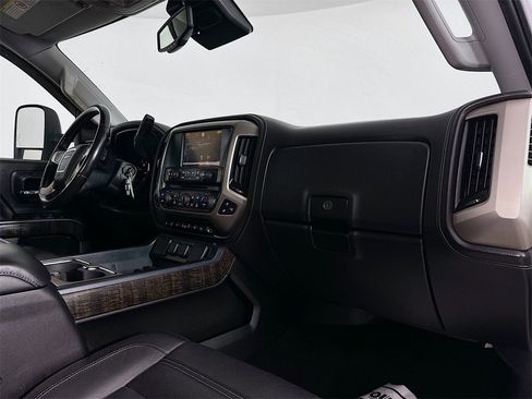 Used 2015 GMC Sierra 3500 Denali w/ Duramax Plus Package image 30