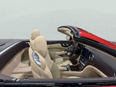 Used 2018 Mercedes-Benz SL 550 image 62