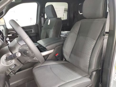 New 2026 RAM 2500 Big Horn AWD/4WD image 17