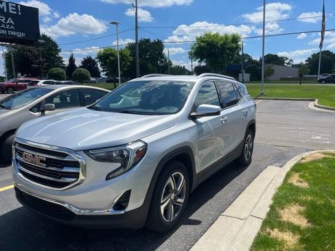 Used 2020 GMC Terrain SLT w/ Preferred Package AWD/4WD image 2