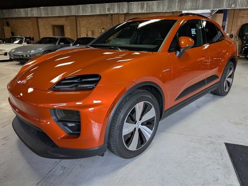 Used 2024 Porsche Macan 4 Electric w/ Sport Chrono Package image 5