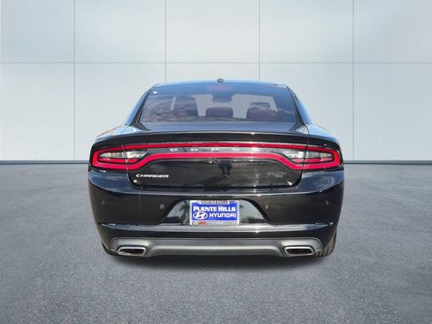 Used 2015 Dodge Charger SE w/ Power Sunroof Group RWD image 5