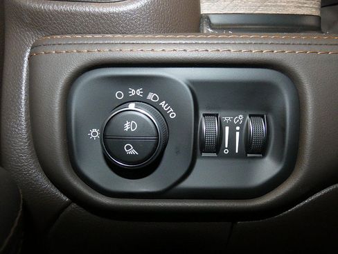 New 2026 RAM 2500 Limited AWD/4WD image 25