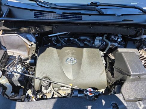 Used 2019 Toyota Highlander LE image 26