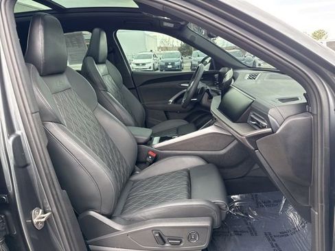 Used 2025 Audi SQ5 Premium Plus image 10