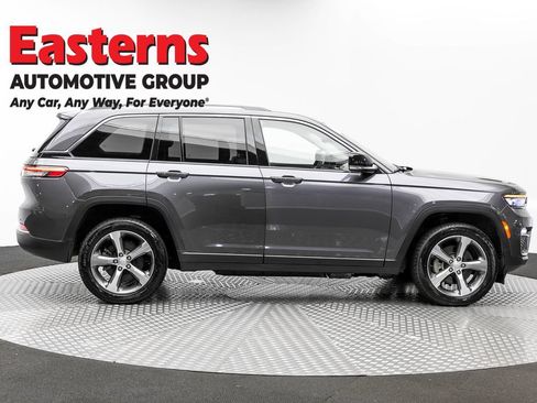 Used 2023 Jeep Grand Cherokee 4WD 4xe image 4