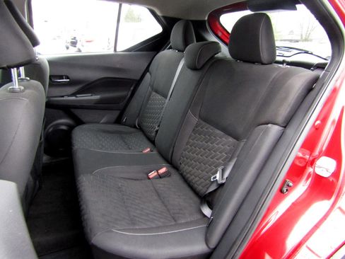 Used 2021 Nissan Kicks SV image 20