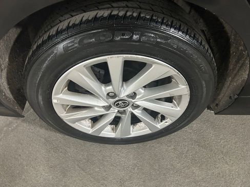 Used 2023 Toyota Camry LE image 5