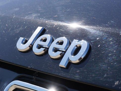 Used 2022 Jeep Compass Limited AWD/4WD image 11