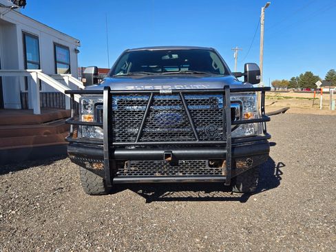 Used 2021 Ford F350 Lariat w/ FX4 Off-Road Package image 4