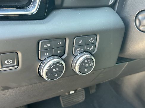 Used 2023 GMC Sierra 1500 Denali w/ Denali Reserve Package AWD/4WD image 10