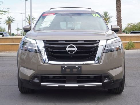 Certified 2024 Nissan Pathfinder Platinum w/ Cargo Package AWD/4WD image 5