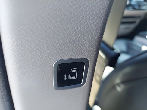 Used 2017 Chrysler Pacifica Touring-L Plus w/ Advanced Safetytec Group image 18