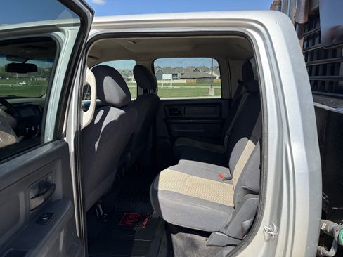 Used 2012 RAM 3500 ST w/ Chrome Appearance Group image 11