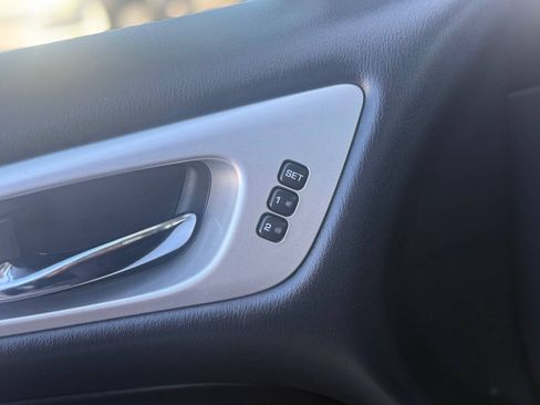 Used 2019 Nissan Pathfinder SL FWD image 38