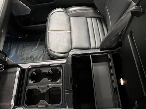 Used 2024 Ford F350 Platinum w/ Tremor Off-Road Package image 38