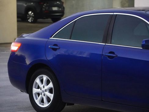 Used 2011 Toyota Camry LE image 14