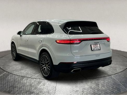 Used 2021 Porsche Cayenne image 6