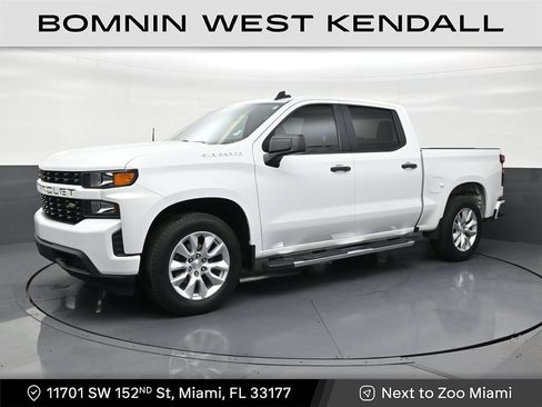 Used 2021 Chevrolet Silverado 1500 Custom w/ Custom Max Trailering Package AWD/4WD image 1