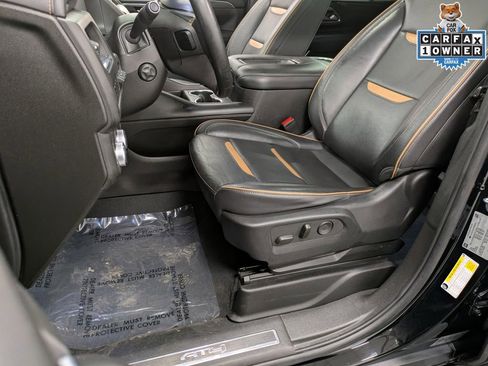 Used 2023 GMC Yukon AT4 w/ Technology Package AWD/4WD image 11