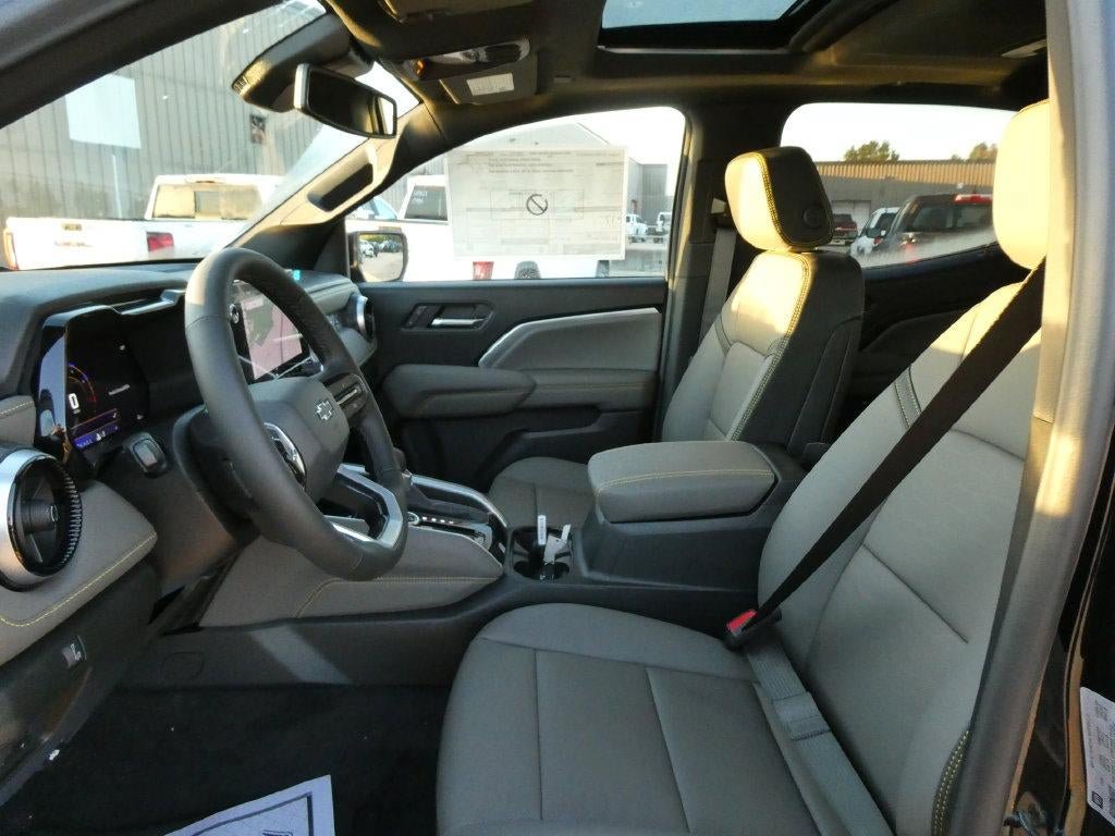 New 2026 Chevrolet Colorado ZR2 w/ Technology Package AWD/4WD image 16