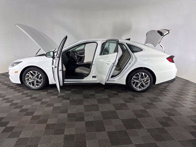 Used 2023 Hyundai Sonata SEL w/ Preferred Accessory Package FWD image 9