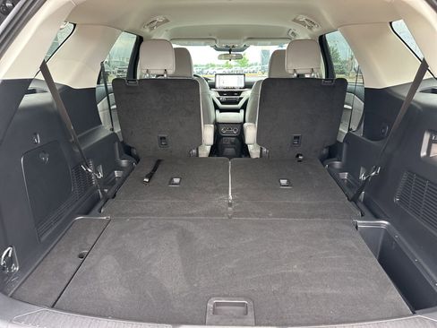 New 2025 Ford Explorer Active w/ Active Comfort Package image 28