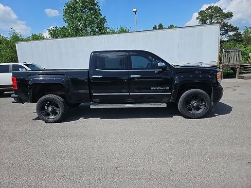 Used 2015 GMC Sierra 2500 Denali w/ Driver Alert Package image 9