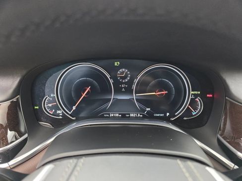 Used 2016 BMW 740i RWD image 21
